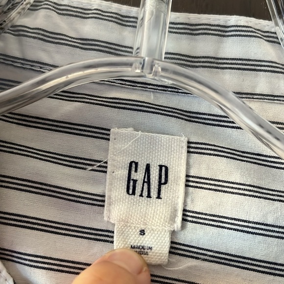 Gap long sleeved navy and white stripped blouse with blue and red lace front. S - Picture 2 of 12